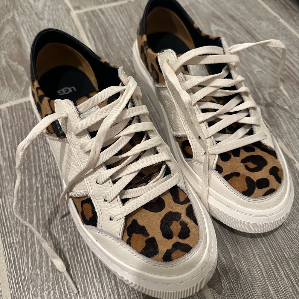 UGG Sneakers Animal Print Fur Leather size 9